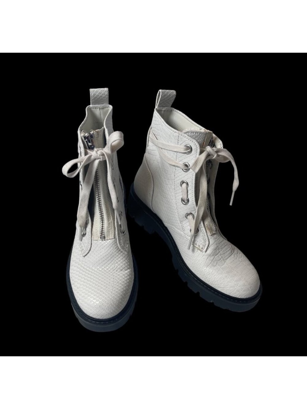 UGG Darren Combat Boots Snake Embossed White Women's US 7W - SAMPLE BOOTS - Picture 3 of 10